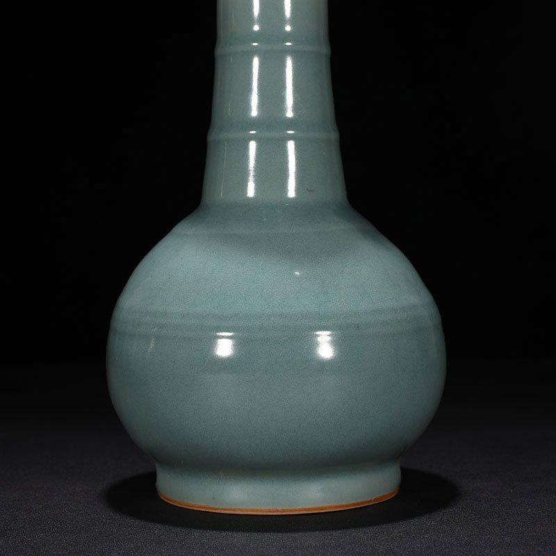 Song Dynasty Plum celadon-glazed vase