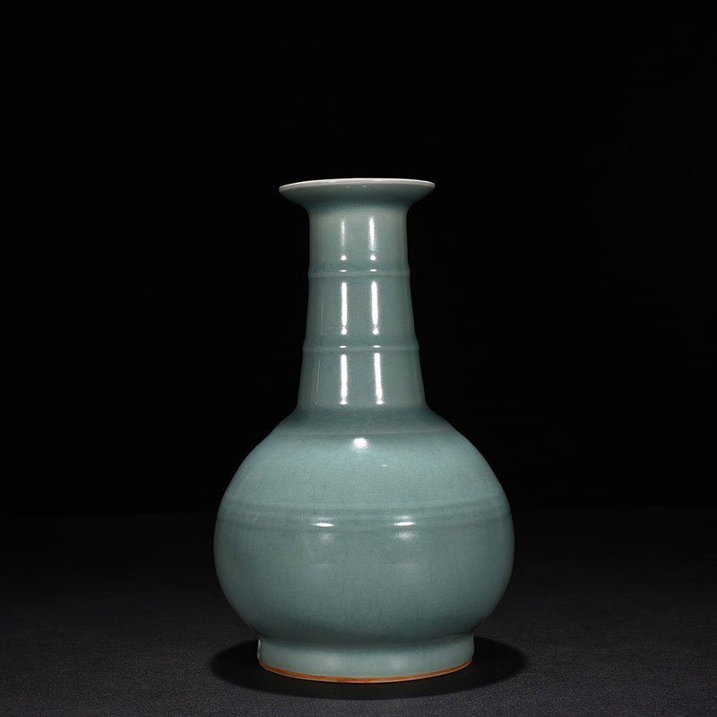 Song Dynasty Plum celadon-glazed vase