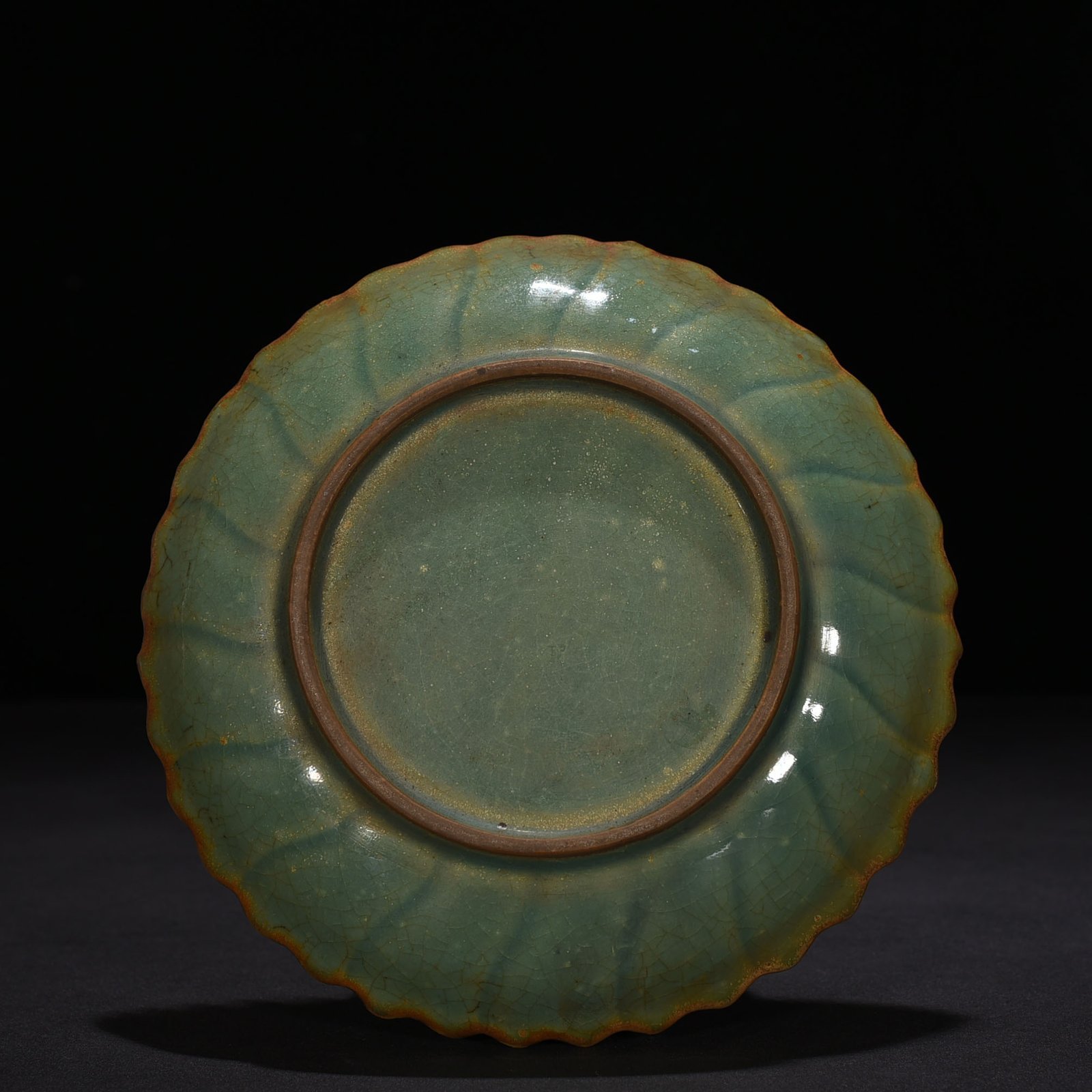 Song Dynasty Longquan kiln plum celadon lotus plate