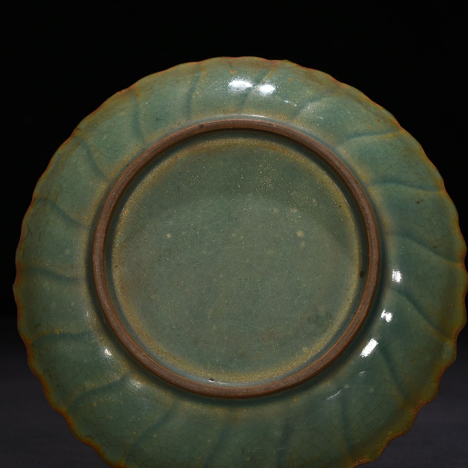 Song Dynasty Longquan kiln plum celadon lotus plate