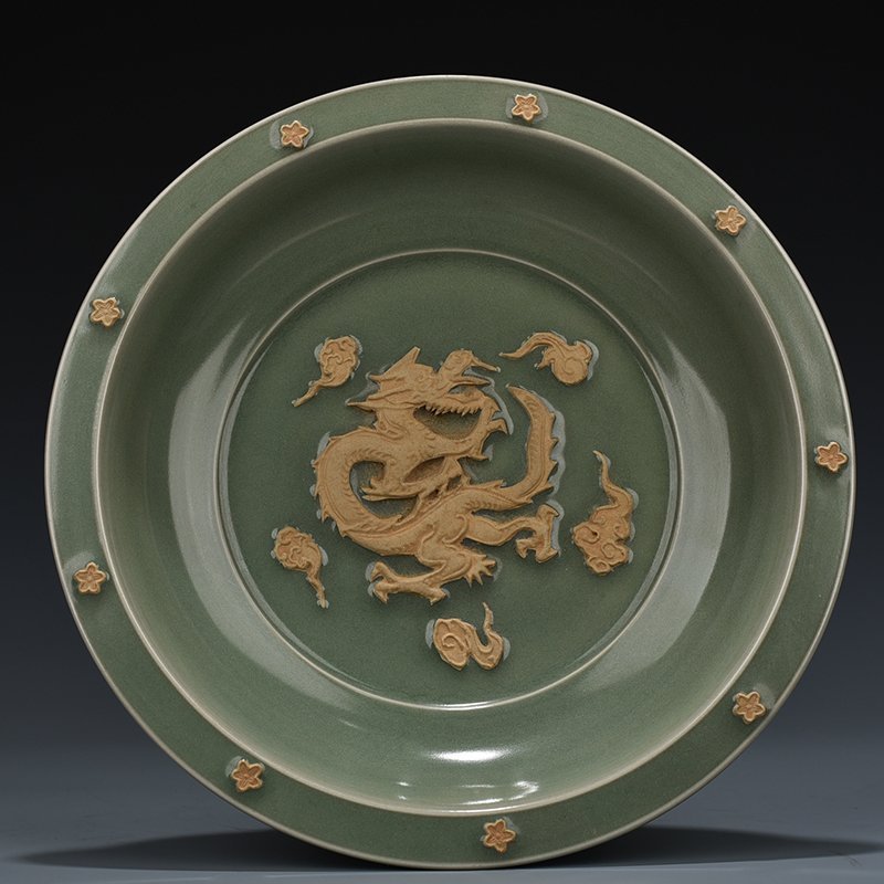 Song Dynasty Longquan kiln plum celadon plate
