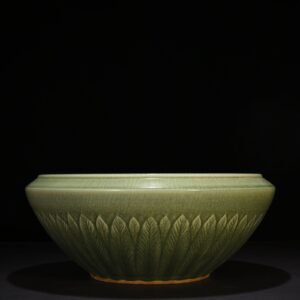Song Dynasty Longquan kiln plum green glaze bowl wit brush wash