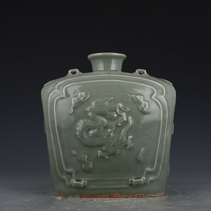 Song Dynasty Longquan kiln plum green glaze dragon pattern four series flat vase