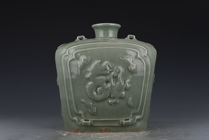 Song Dynasty Longquan kiln plum green glaze dragon pattern four series flat vase