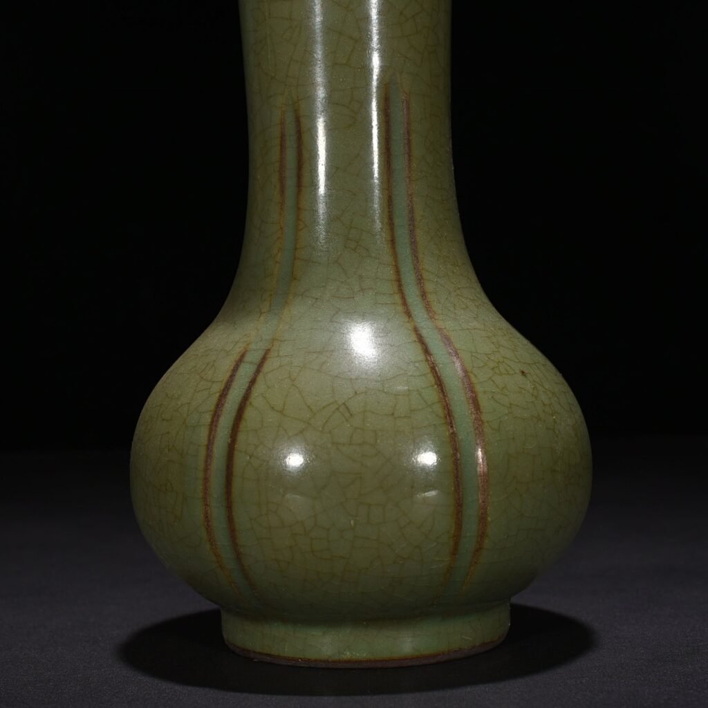 Song Dynasty Longquan kiln melon vase