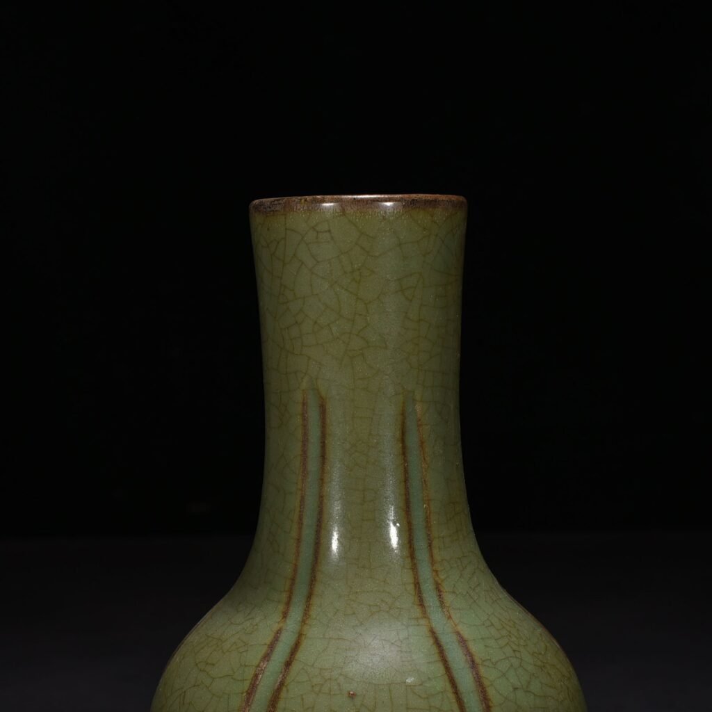 Song Dynasty Longquan kiln melon vase