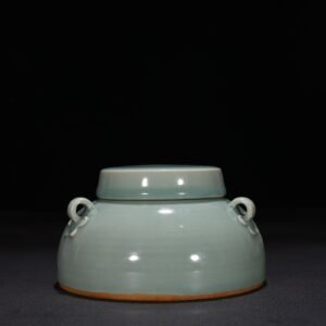 Song Dynasty Longquan kiln pink celadon glaze three-series covered jar