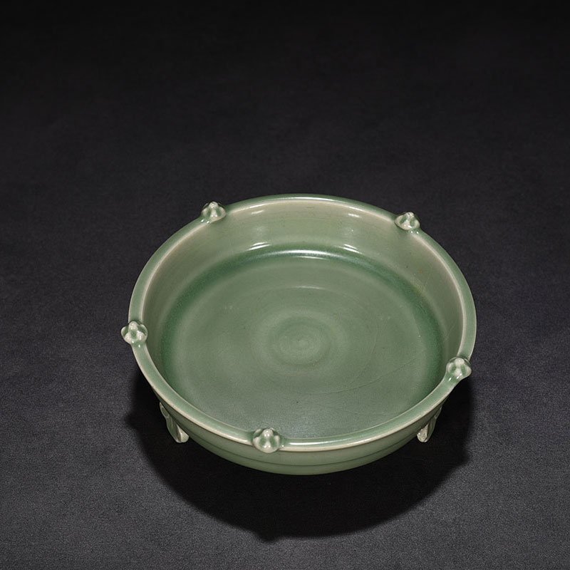 Song Dynasty Longquan kiln pink green glaze three-legged wash