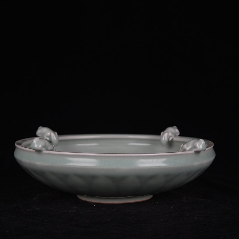 Song Dynasty Longquan kiln pink celadon rabbit ear washer