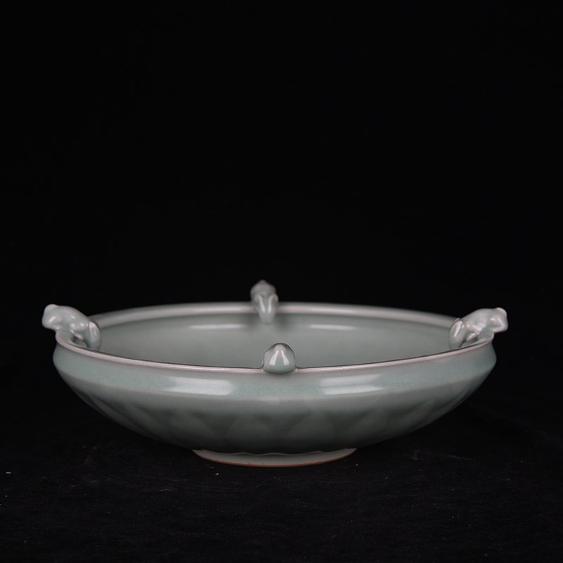 Song Dynasty Longquan kiln pink celadon rabbit ear washer