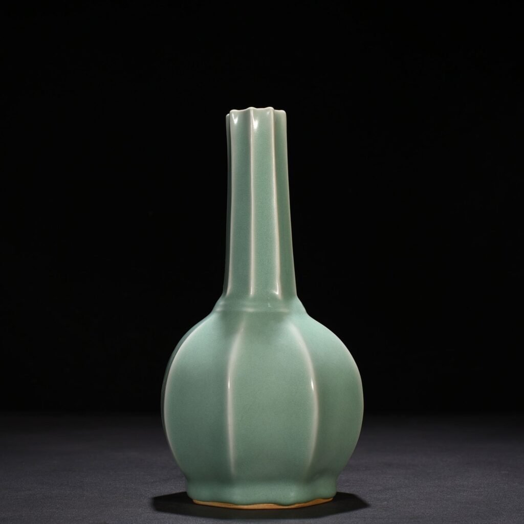 Song Dynasty Longquan kiln pink celadon eight-lined clear bottle