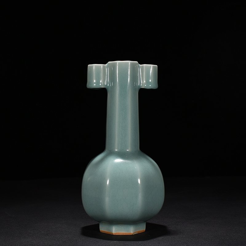 Song Dynasty Longquan kiln pink celadon glaze six-sided through-ear vase