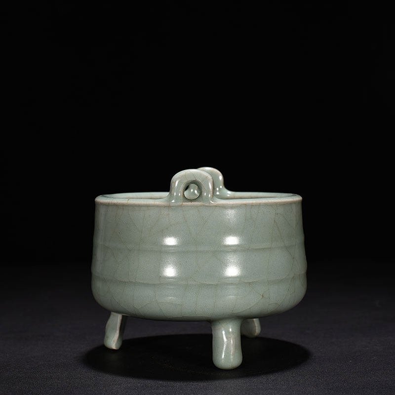Song Dynasty Longquan kiln pink celadon double-eared furnace