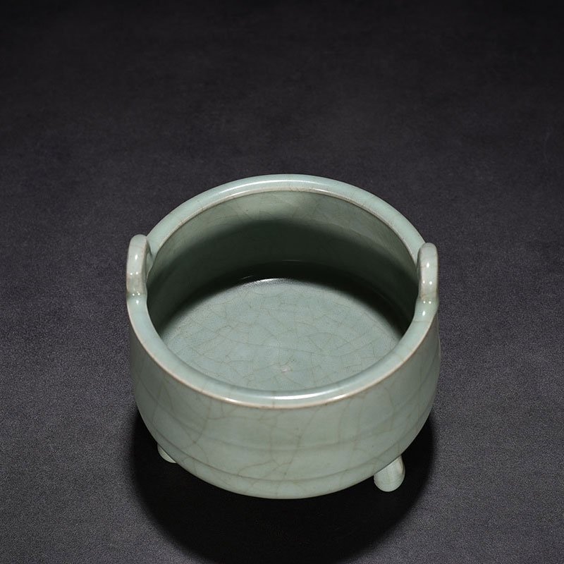 Song Dynasty Longquan kiln pink celadon double-eared furnace