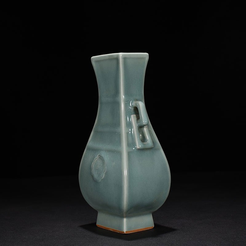Song Dynasty Longquan kiln pink celadon glaze square vase