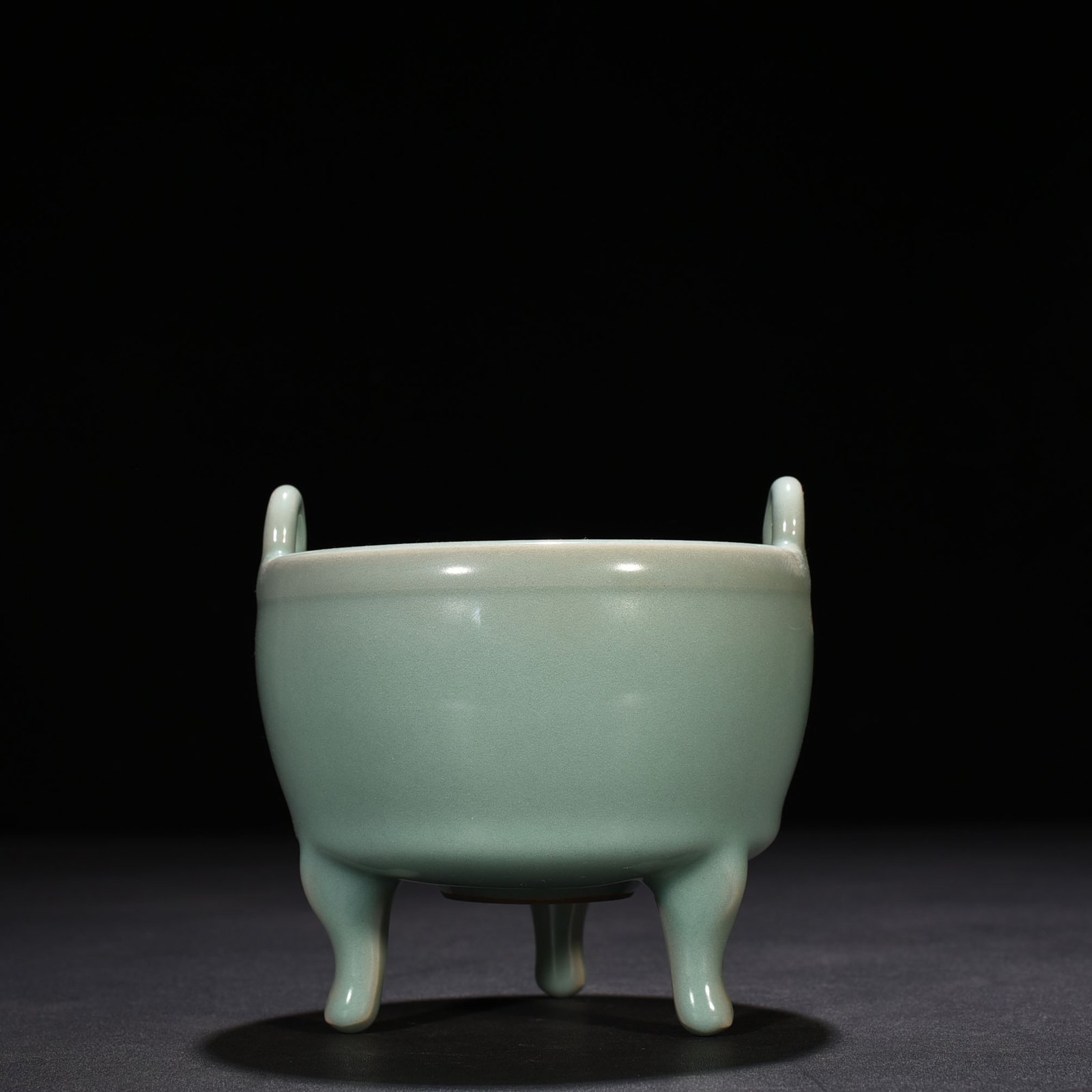 Song Dynasty Longquan kiln pink green glaze bridge ear stove