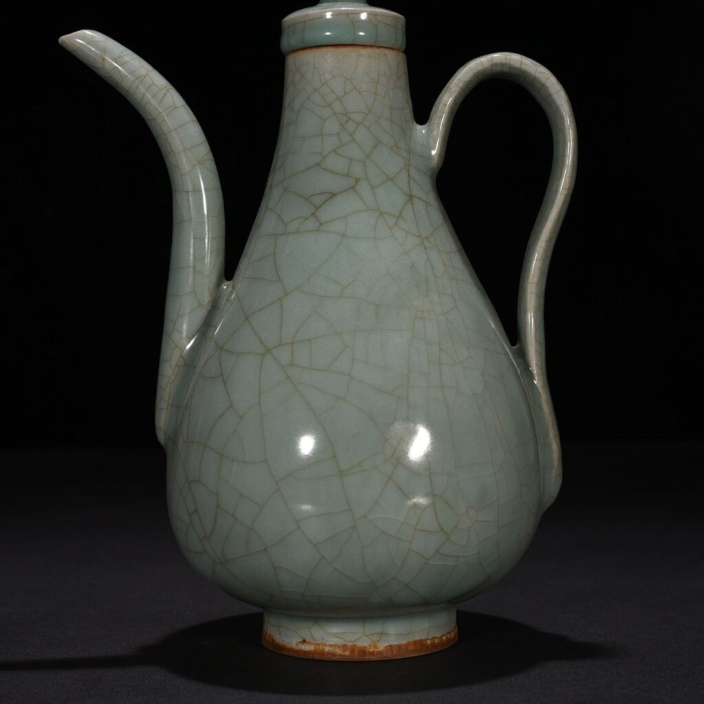 Song Dynasty Longquan kiln pink green glaze pear-shaped pot