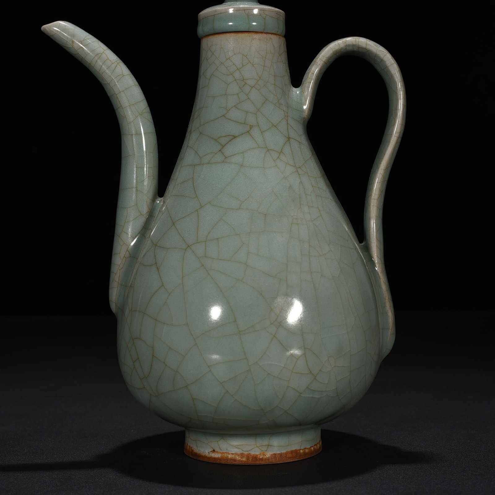 Song Dynasty Longquan kiln pink green glaze pear-shaped pot