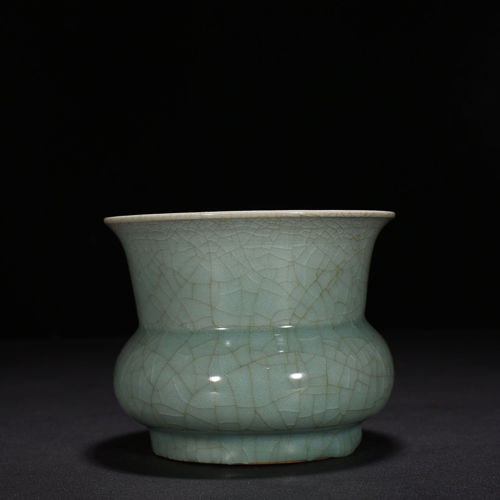 Song Dynasty Longquan kiln pink celadon glaze slag bucket
