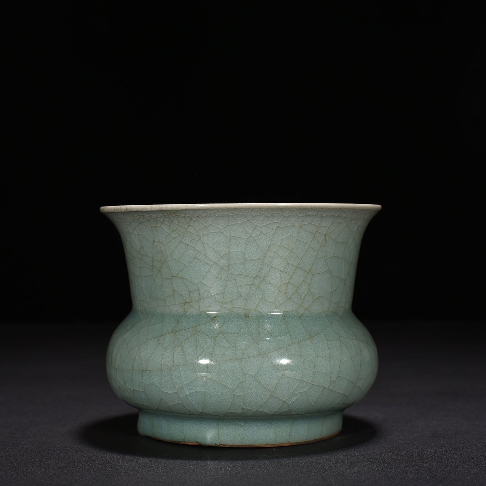 Song Dynasty Longquan kiln pink celadon glaze slag bucket
