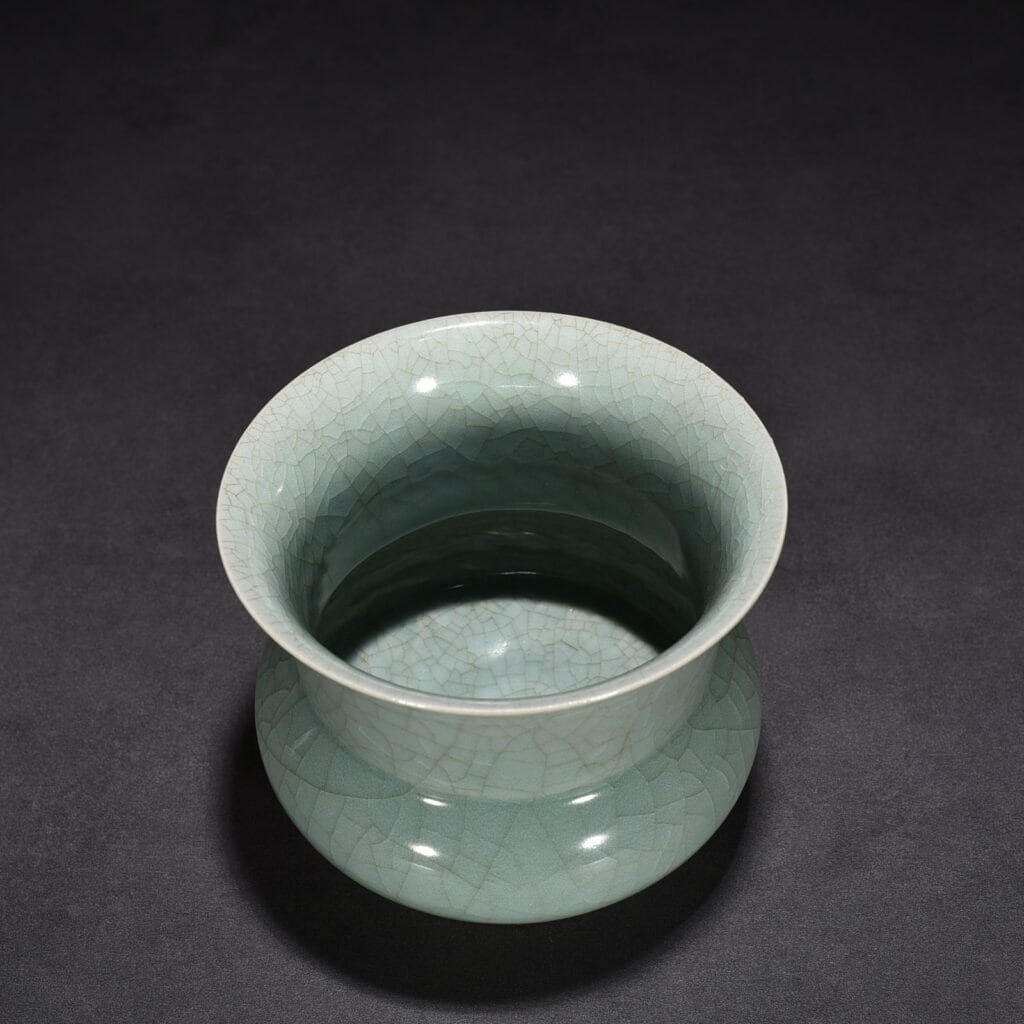 Song Dynasty Longquan kiln pink celadon glaze slag bucket