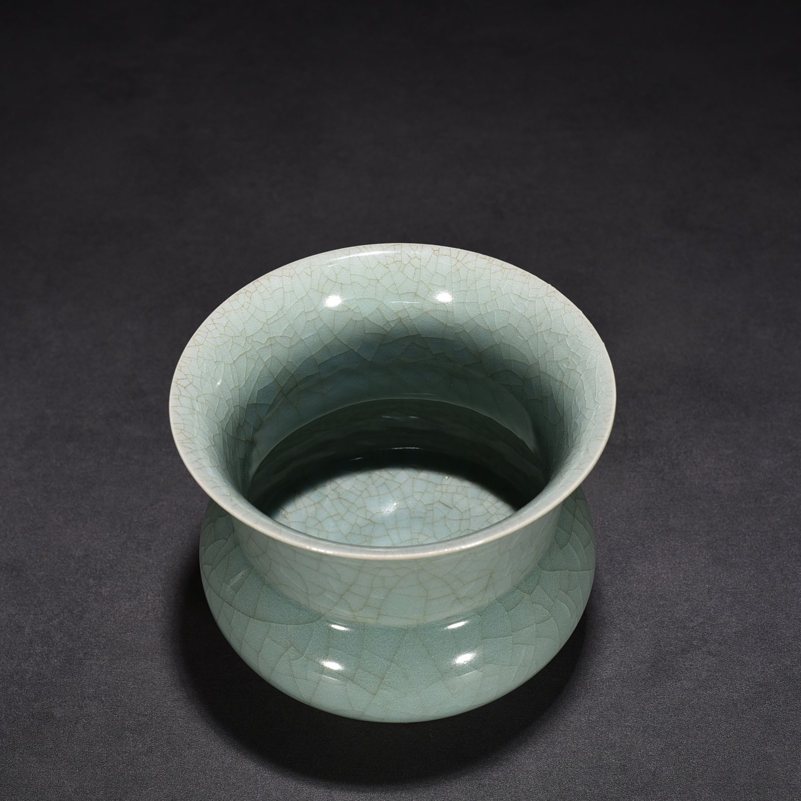 Song Dynasty Longquan kiln pink celadon glaze slag bucket