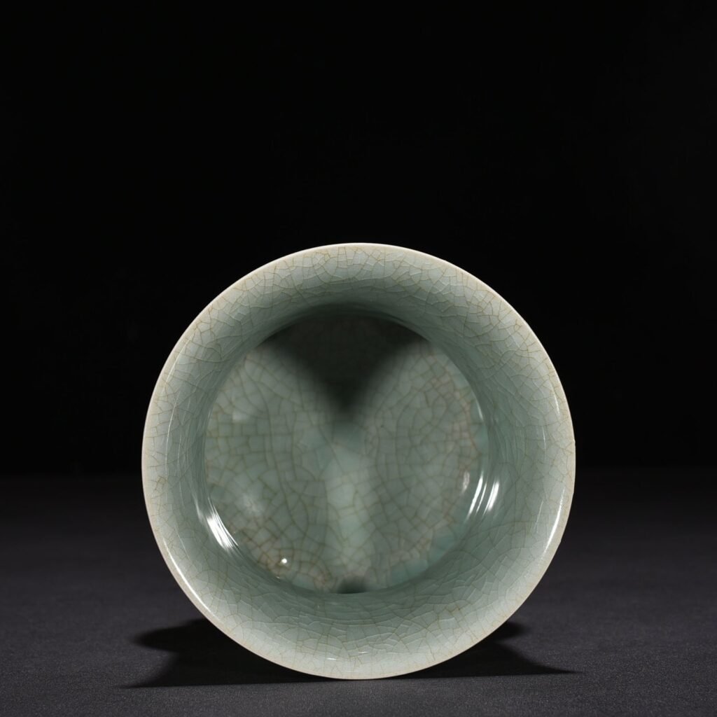 Song Dynasty Longquan kiln pink celadon glaze slag bucket