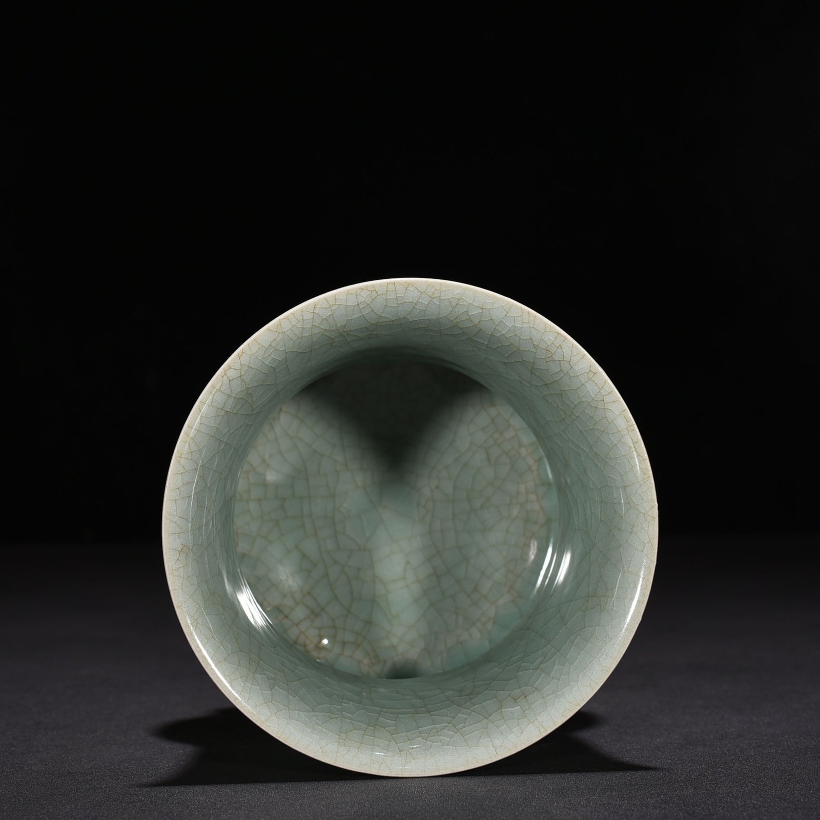 Song Dynasty Longquan kiln pink celadon glaze slag bucket