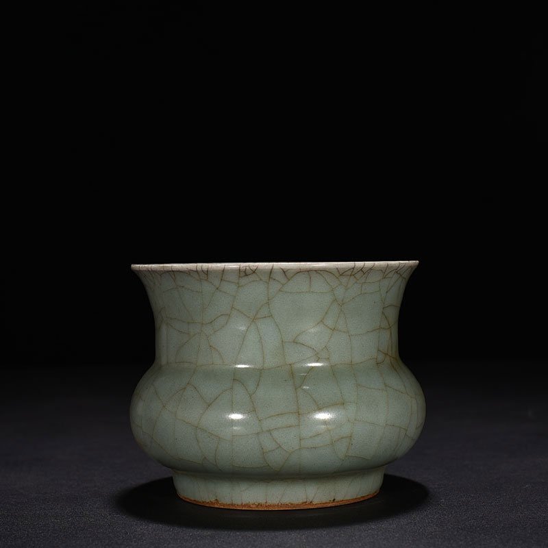 Song Dynasty Longquan kiln pink green glaze dregs bucket tea dregs bucket