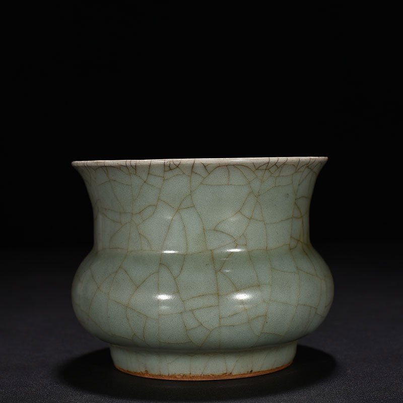 Song Dynasty Longquan kiln pink green glaze dregs bucket tea dregs bucket