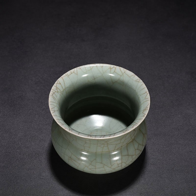 Song Dynasty Longquan kiln pink green glaze dregs bucket tea dregs bucket