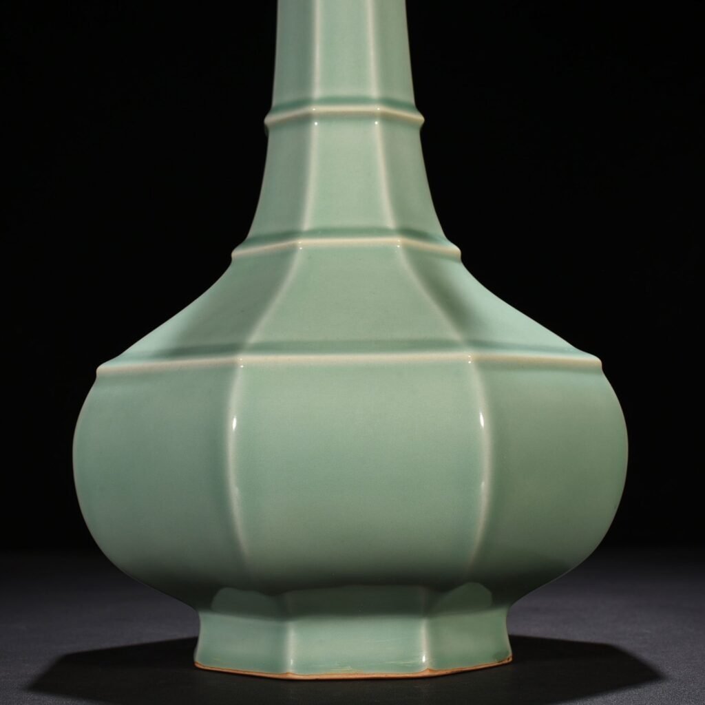 Song Dynasty Longquan kiln pink celadon glaze dazzling pattern octagonal plate mouth bottle