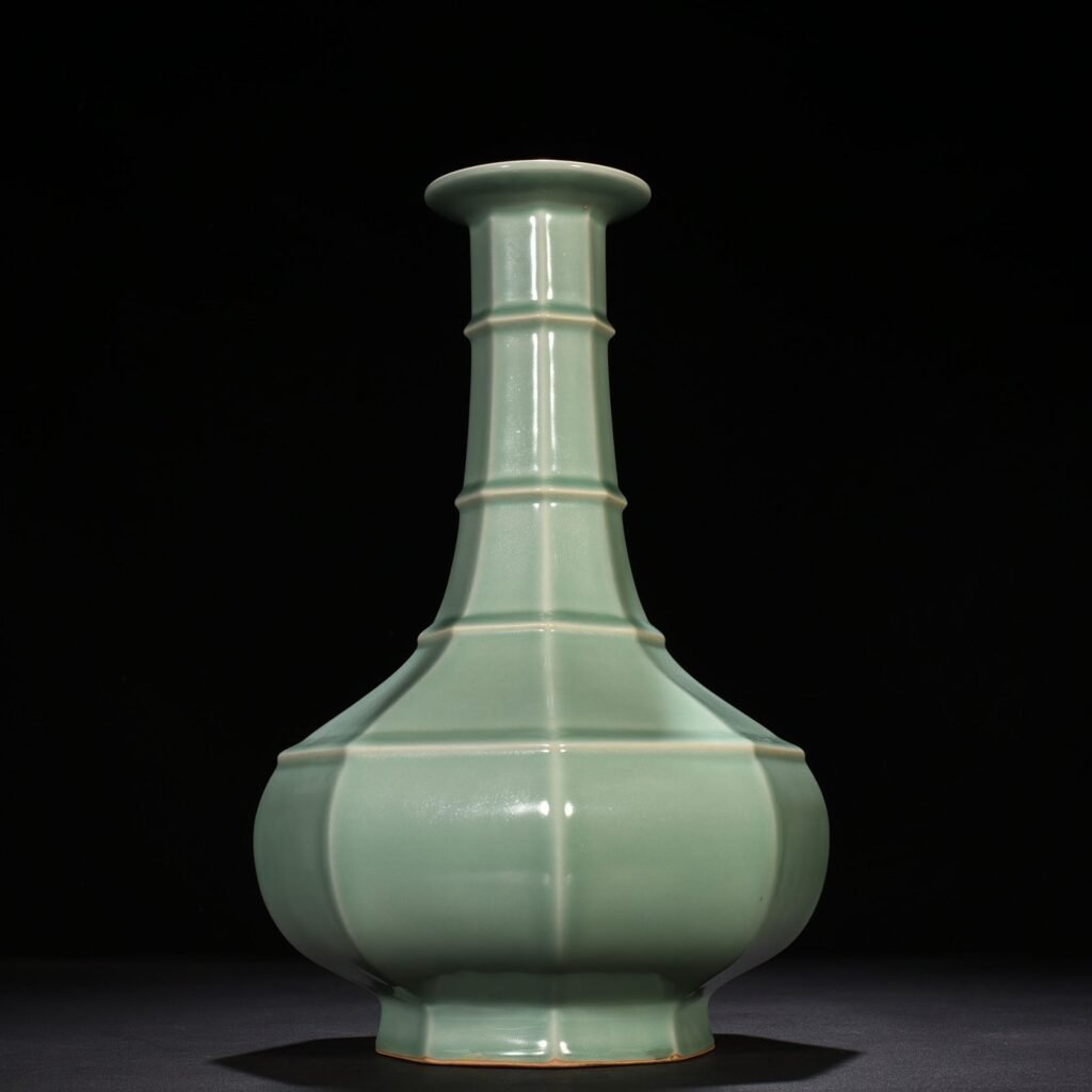 Song Dynasty Longquan kiln pink celadon glaze dazzling pattern octagonal plate mouth bottle