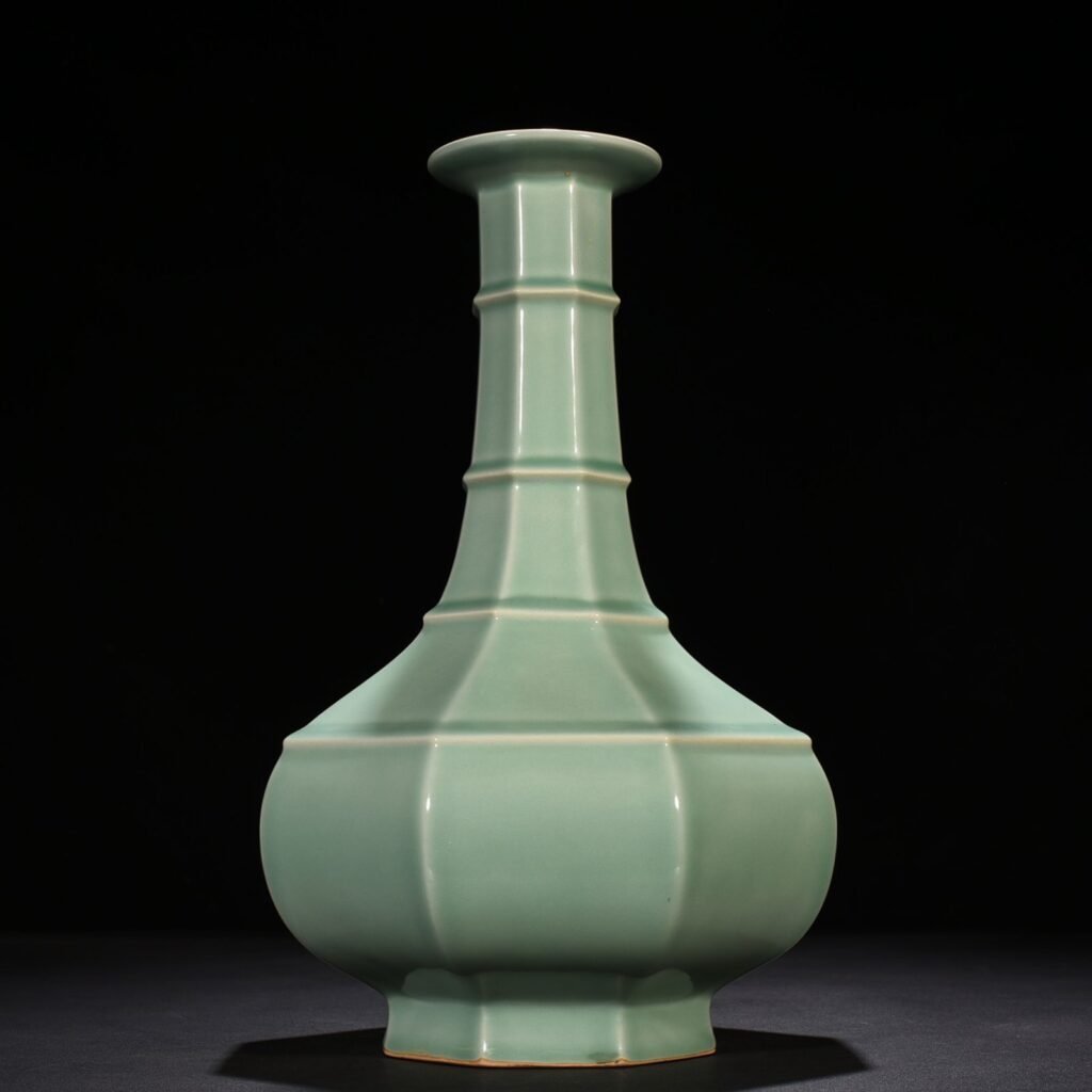 Song Dynasty Longquan kiln pink celadon glaze dazzling pattern octagonal plate mouth bottle