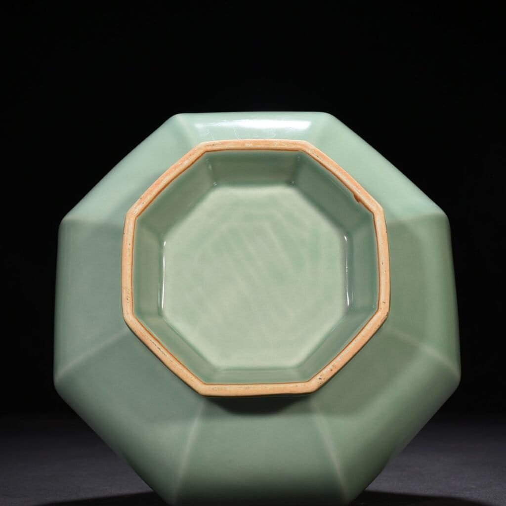 Song Dynasty Longquan kiln pink celadon glaze dazzling pattern octagonal plate mouth bottle