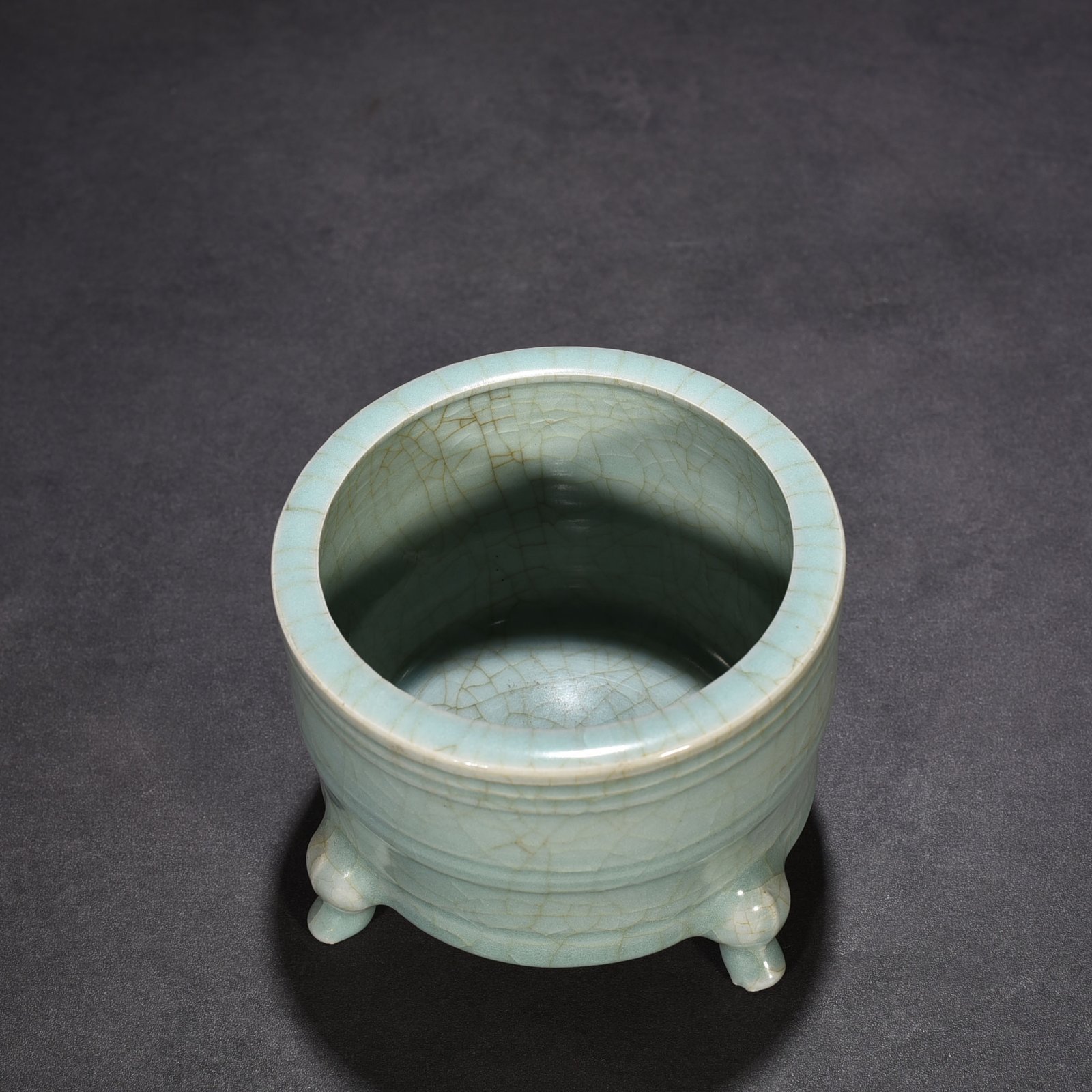Song Dynasty Longquan kiln pink celadon glaze dazzling pattern burial furnace