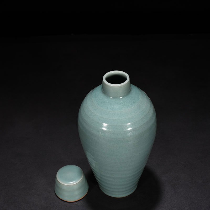 Song Dynasty Longquan kiln pink celadon glaze plum vase with dazzling pattern