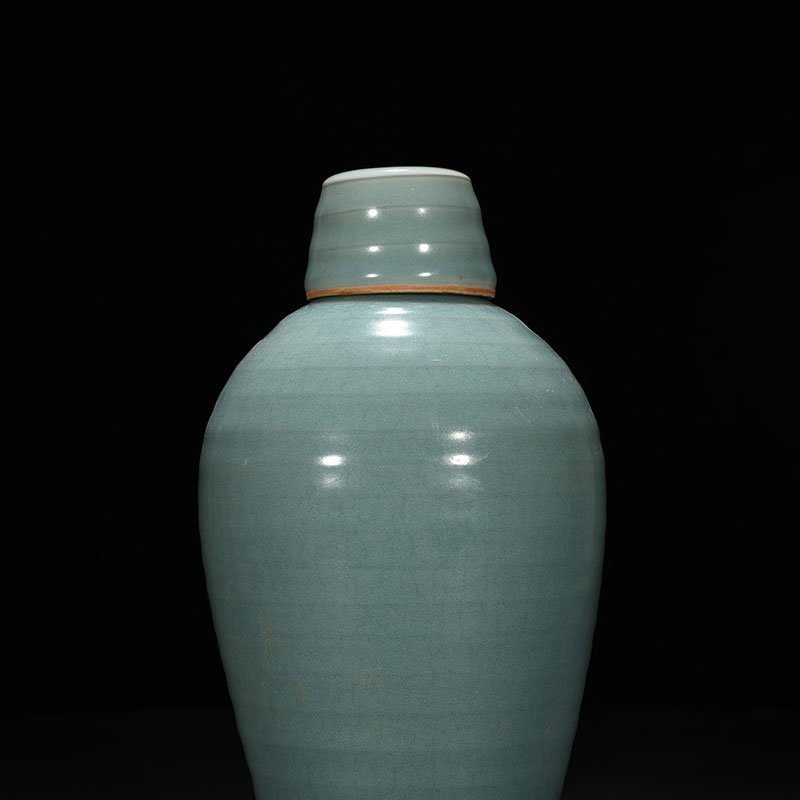 Song Dynasty Longquan kiln pink celadon glaze plum vase with dazzling pattern