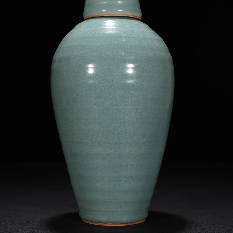 Song Dynasty Longquan kiln pink celadon glaze plum vase with dazzling pattern