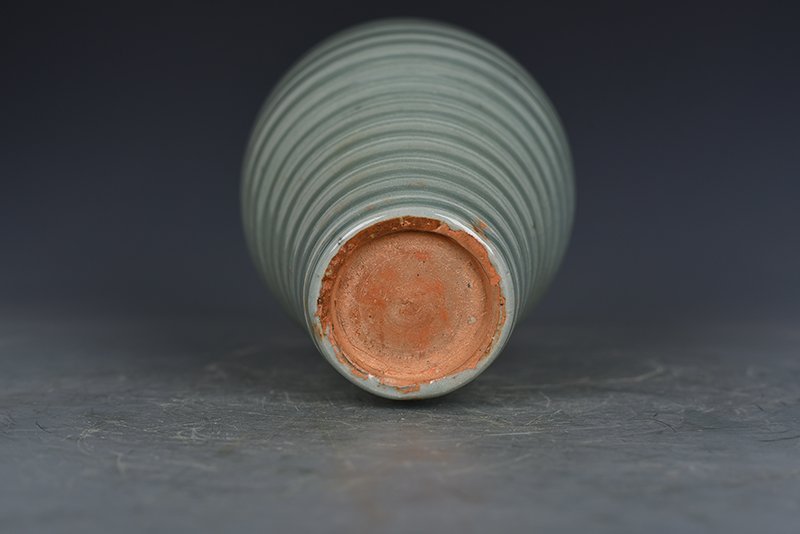 Song Dynasty Longquan kiln pink celadon glaze dazzling pattern plum vase