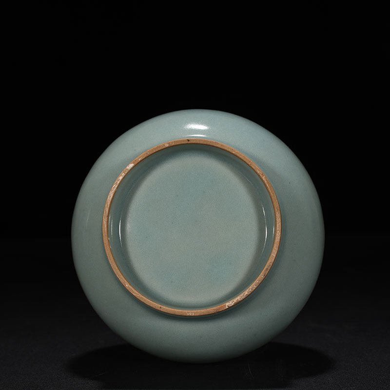 Song Dynasty Longquan kiln pink celadon glaze plate mouth bottle