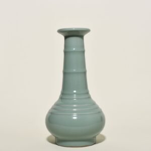 Song Dynasty Longquan kiln pink celadon glaze dazzling pattern plate mouth vase engraved with imperial inscription