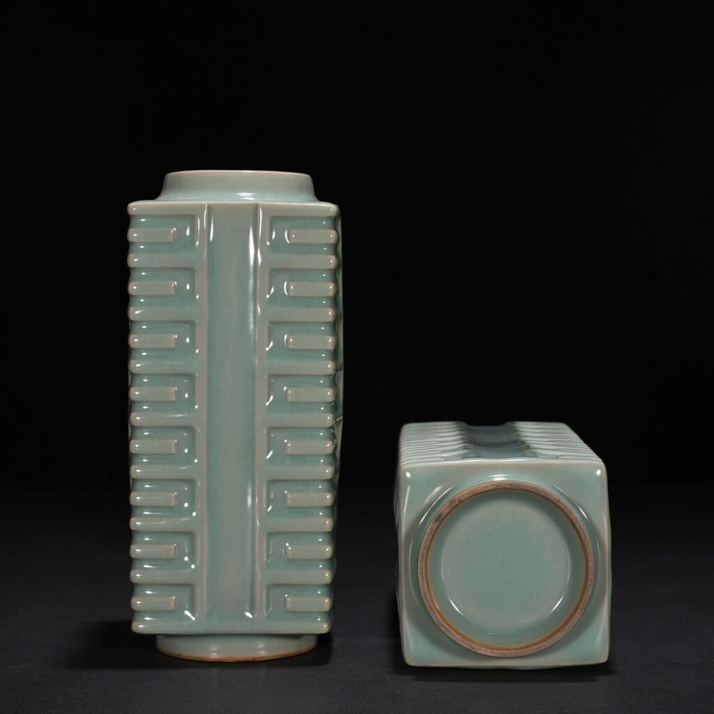 Song Dynasty Longquan kiln pink celadon glaze Cong style vase