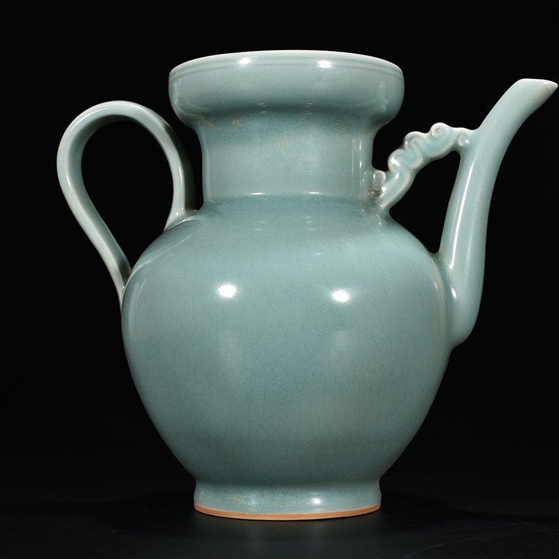 Song Dynasty Longquan kiln pink celadon glaze pot with plate mouth