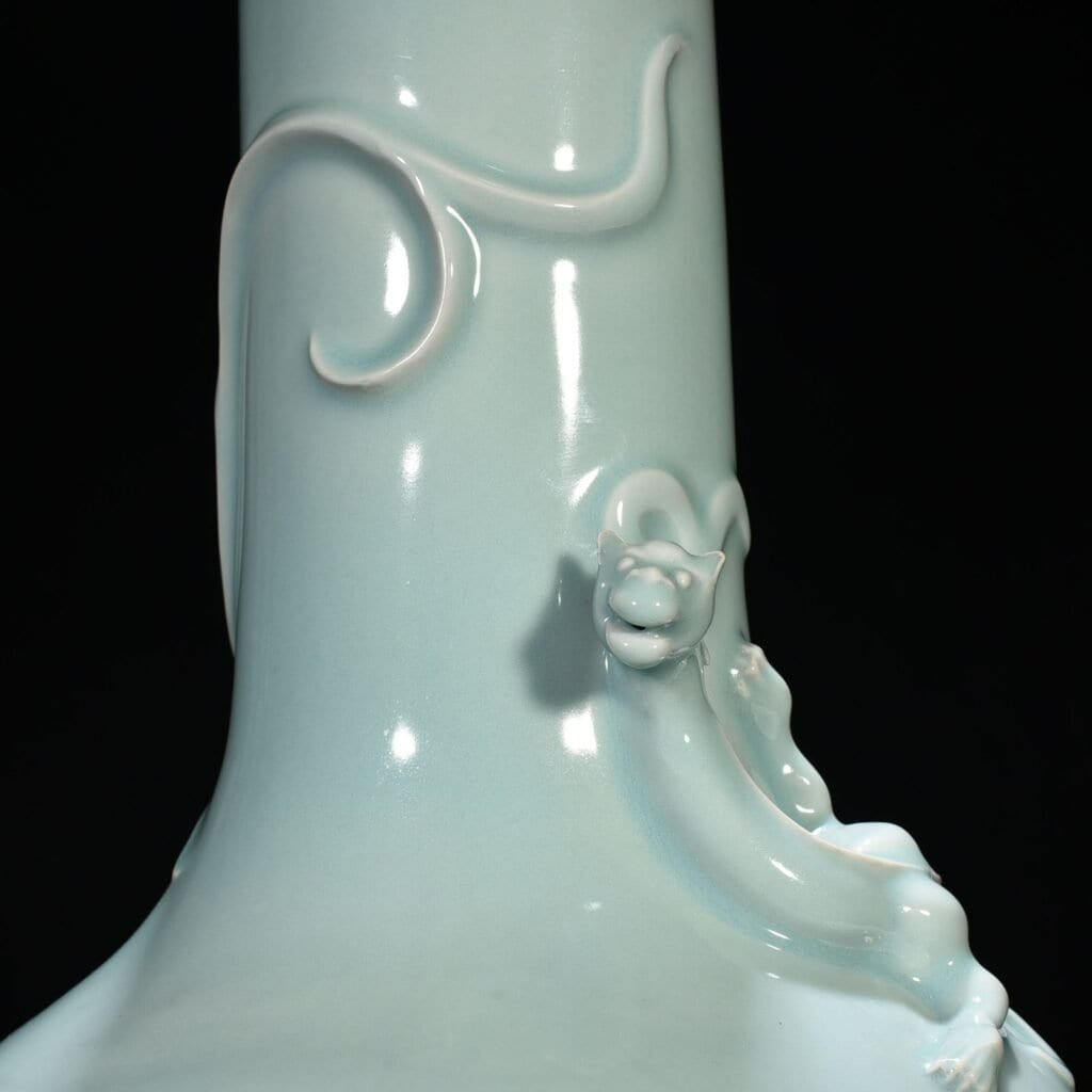 Song Dynasty Longquan kiln pink celadon glaze Panlong vase