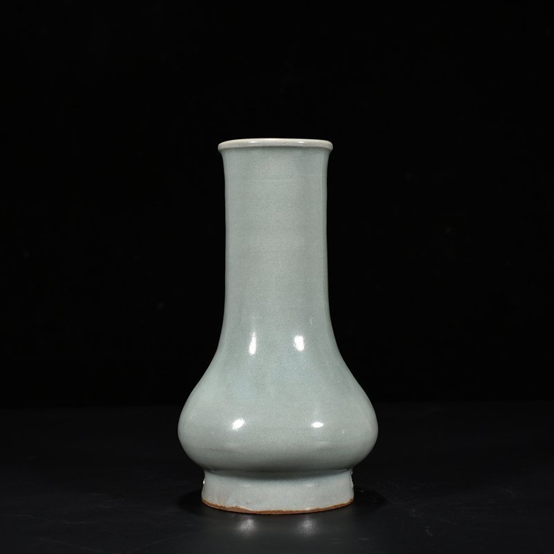 Song Dynasty Longquan kiln pink celadon glaze vase