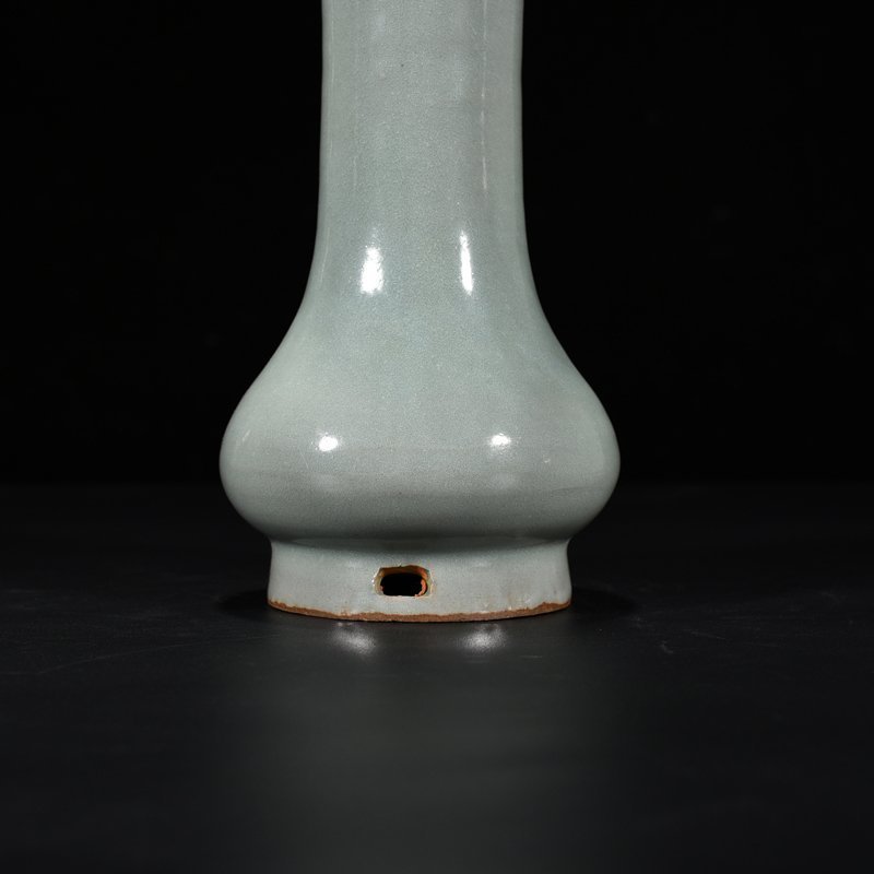 Song Dynasty Longquan kiln pink celadon glaze vase