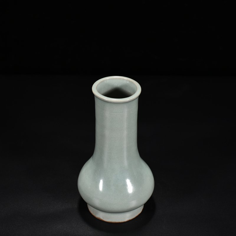 Song Dynasty Longquan kiln pink celadon glaze vase