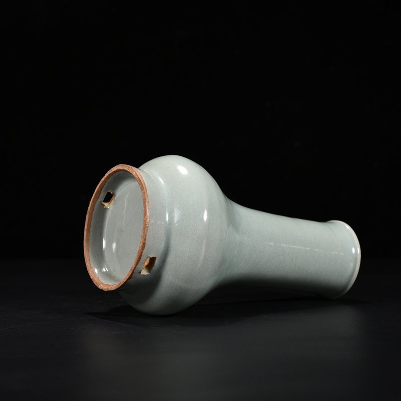 Song Dynasty Longquan kiln pink celadon glaze vase