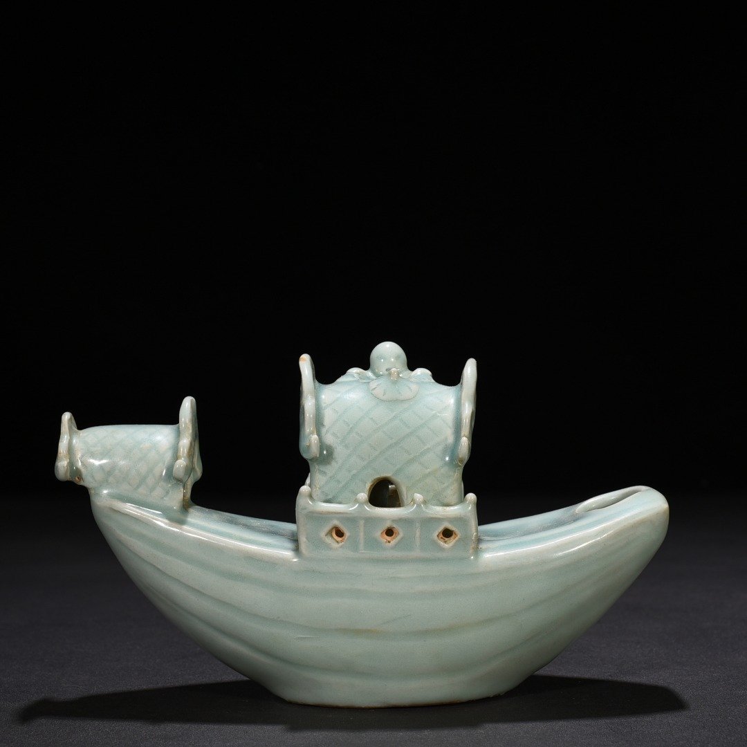 Song Dynasty Longquan kiln pink celadon glaze boat-shaped water drop inkstone